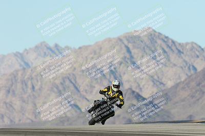 media/Dec-01-2025-Moto Forza (Mon) [[2daa91e15f]]/3-Beginner Group/Session 4 Turn 9/